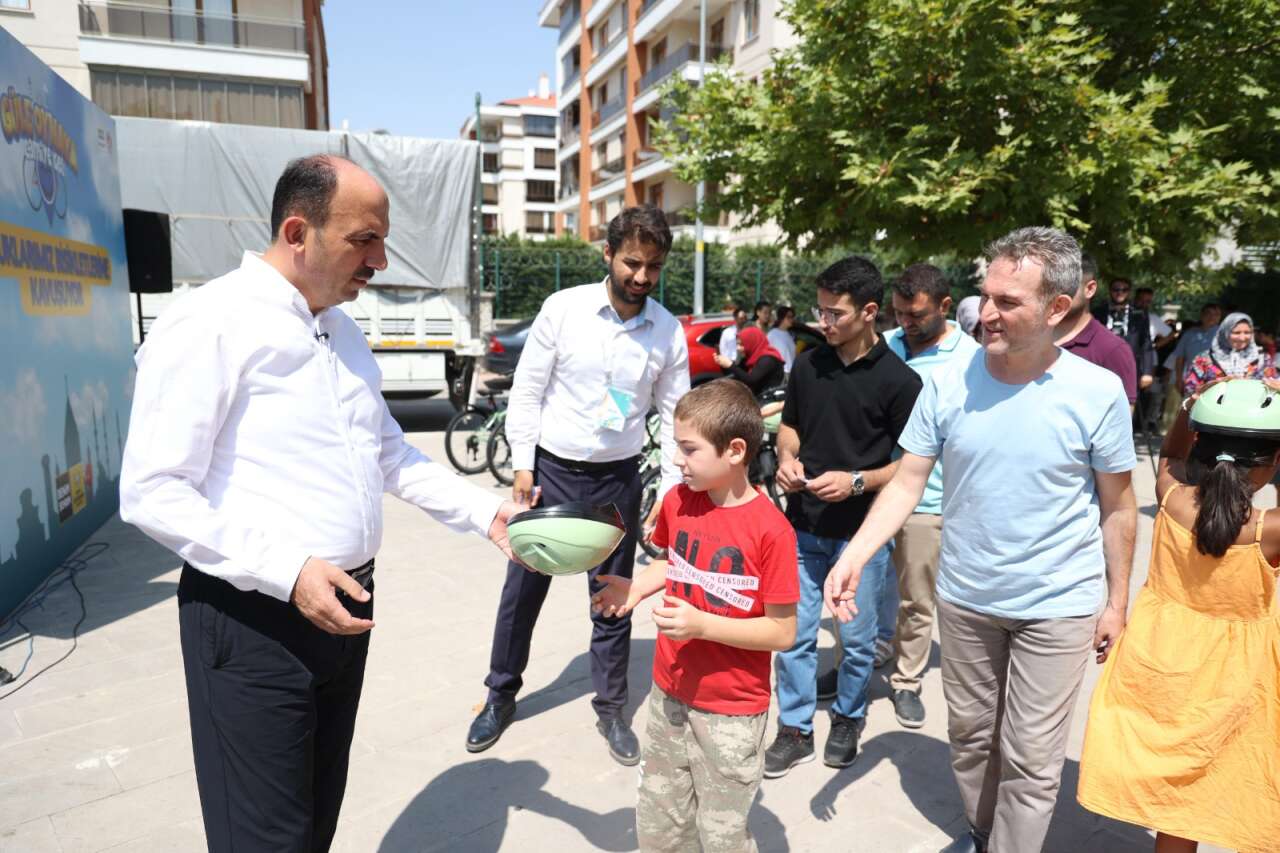 Okullar tatile girdi, şimdi sıra bisiklet hediyeli Konya geleneğinde 8